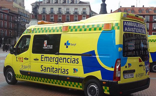Los heridos fueron trasladados en ambulancia al Hospital del Bierzo./
