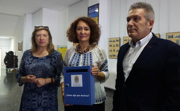 La alcaldesa de Ponferrada, Gloria Fernández Merayo, y la edil de Cultura, María Antonia Gancedo, en la presentación de la iniciativa.
