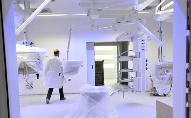La Gerencia Sanitaria del Bierzo contrata equipamientos para los quiróranos del hospital.