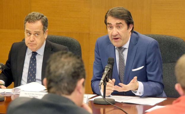 El consejero de Fomento, Suárez-Quiñones, junto al delegado de la Junta en Valladolid, Pablo Trillo./