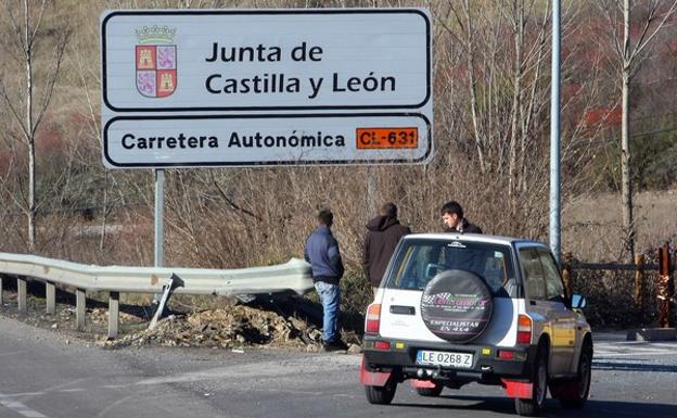 Imagen de la carretera autonómica CL-631 a la altura de Toreno./César Sánchez