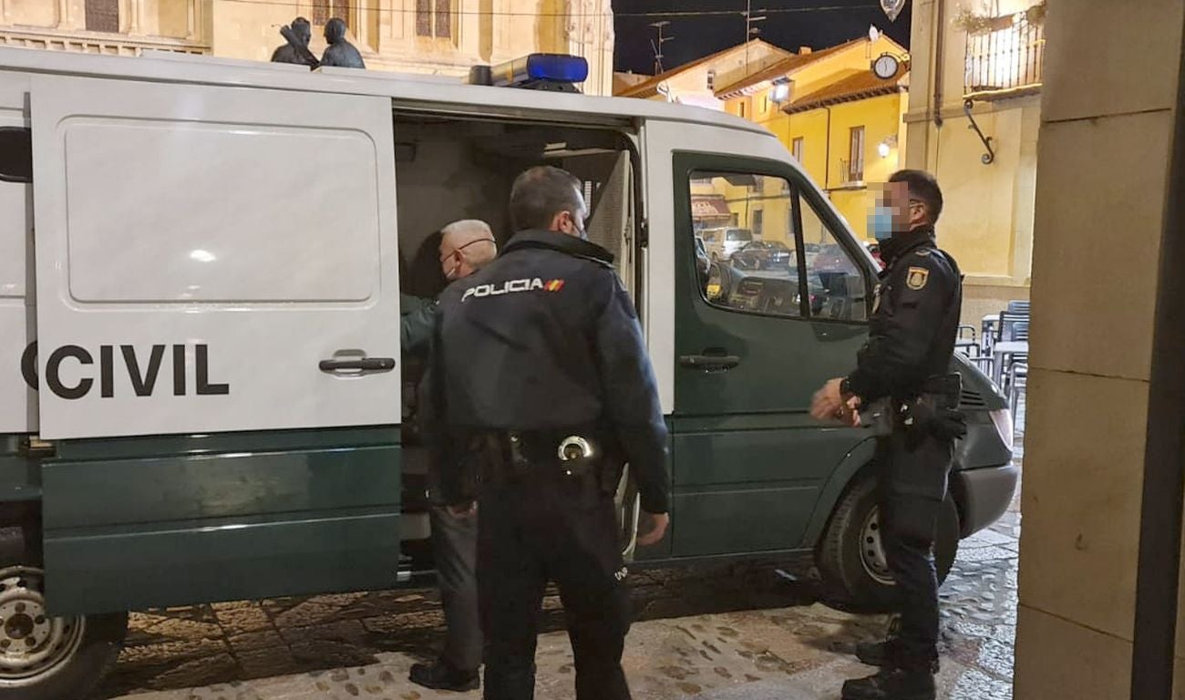 A pesar de considerar probado que los golpes propinados causaron la muerte de la víctima, muestran su opinión contraria a que existiera tal intencionalidad | Fiscal y acusación particular piden una pena de 15 años para el acusado.