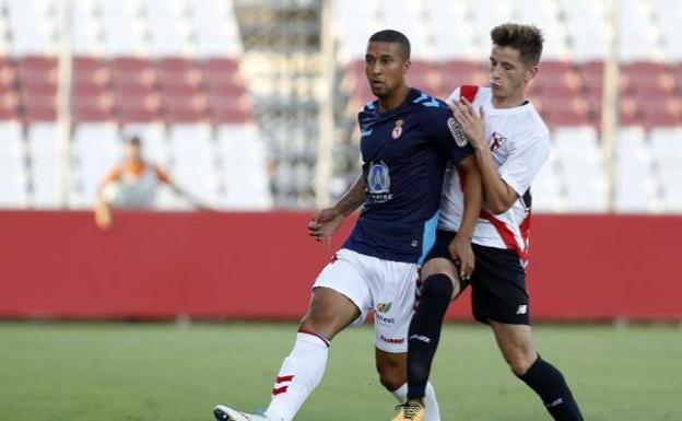 Gianni, durante el partido ante el Sevilla Atlético.