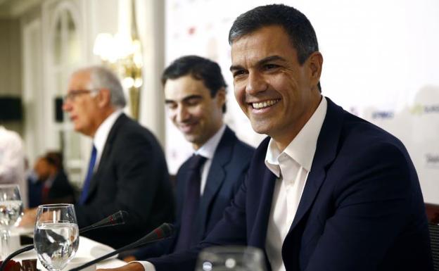 Pedro Sánchez durante el desayuno informativo./Efe