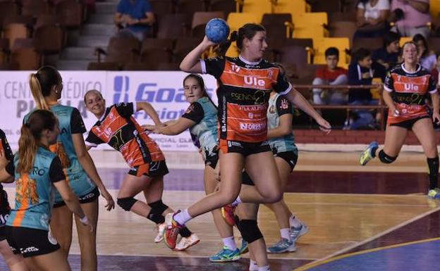 Viñuela, en un lance del partido.