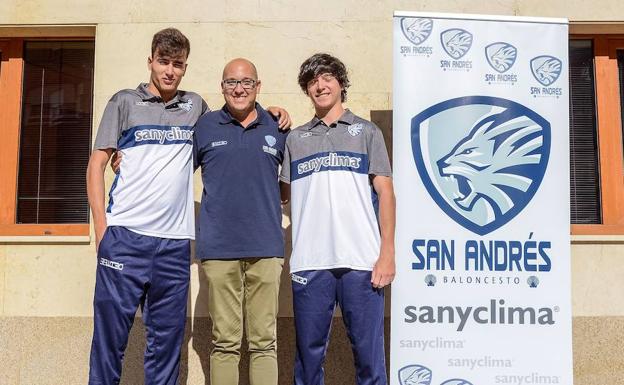 Presentación de los dos nuevos jugadores./
