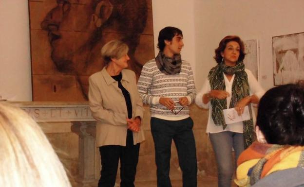 Ángela Merayo presenta sus dibujos en ‘Divertimento’