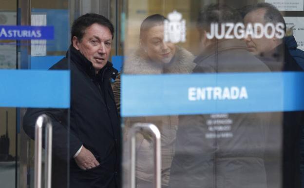 Rodolfo Cachero, en los juzgados de Oviedo. /MARIO ROJAS