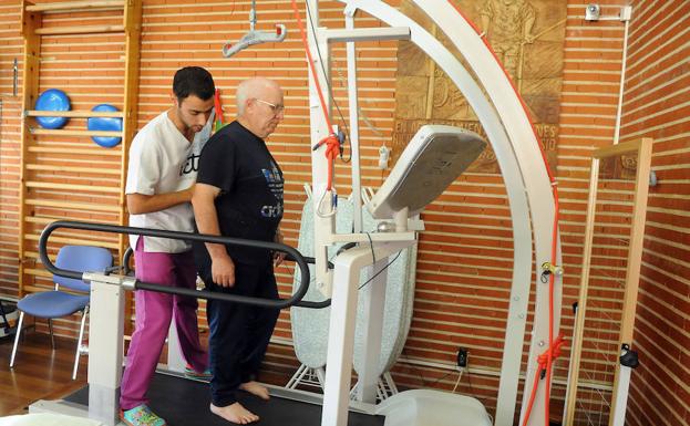 David Campazas, con el fisioterapeuta SergioPérez. /Fran Jiménez
