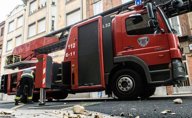 Un camión del cuerpo de Bomberos de León./