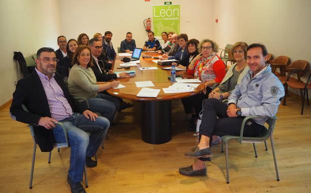 Mesa de la estrategía de la salud. /