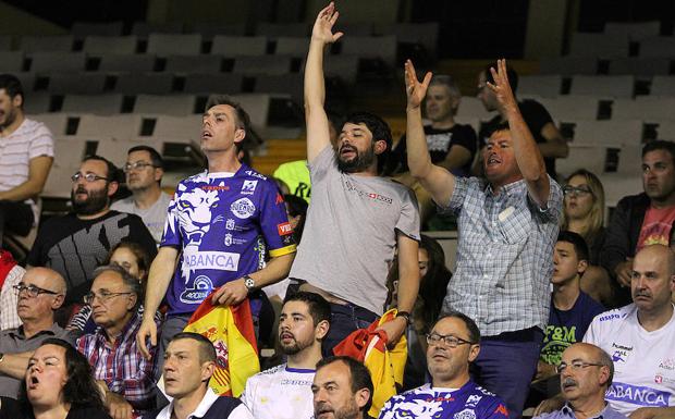 Afición del Abanca Ademar./Peio García