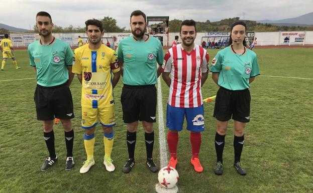 Foto inicial del partido./