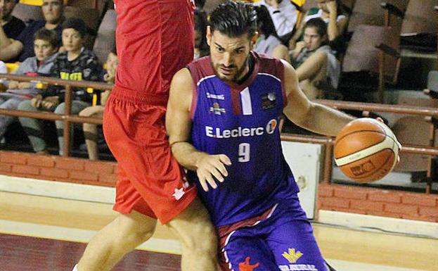 Medina volvió a liderar al cuadro leonés./Peio García
