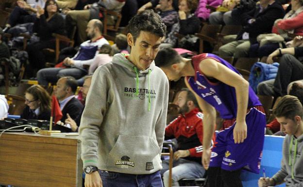 Jorge Álvarez, entrenador de Agustinos Eras./Peio García