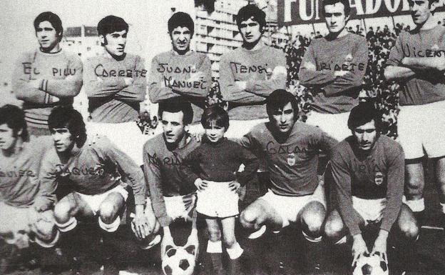 Marianín, en una alineación del Oviedo del año 72./