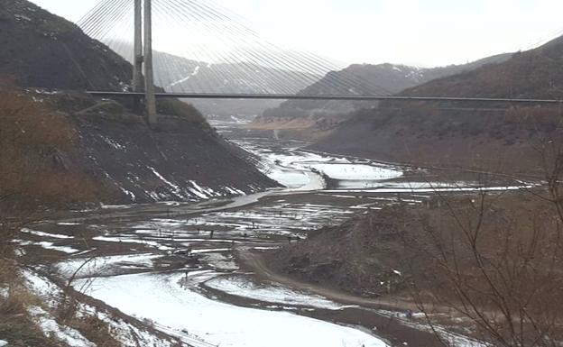 Sequía en el embalse de Barrios de Luna./