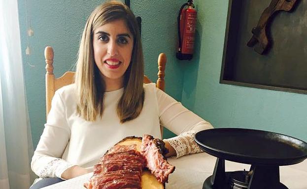 Aida Rodrigo, en su establecimiento Hotel Restaurante Río Cea/