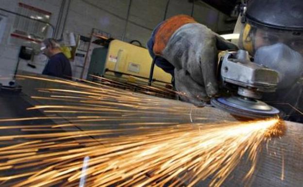 Los precios industriales aumentan un 1,6% en noviembre en Castilla y León, mientras que en el conjunto de España suben un 3,1%