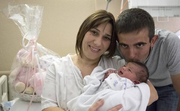 Daniela, es hija de Teresa y Raúl.