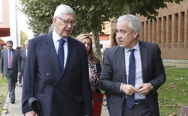 Mariano Gredilla (D), viceconsejero de Empleo de la Junta./Campillo