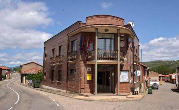 Cuadros da luz verde a un presupuesto «inversor, social y de servicio a los vecinos del municipio»