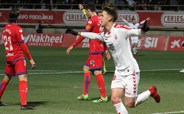 Señé celebra su gol./Peio García