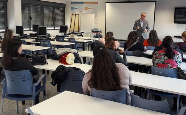El Hospital San Juan de Dios de León y San Andrés trabajan juntos en la prevención de la salud y en la difusión de hábitos de vida saludable