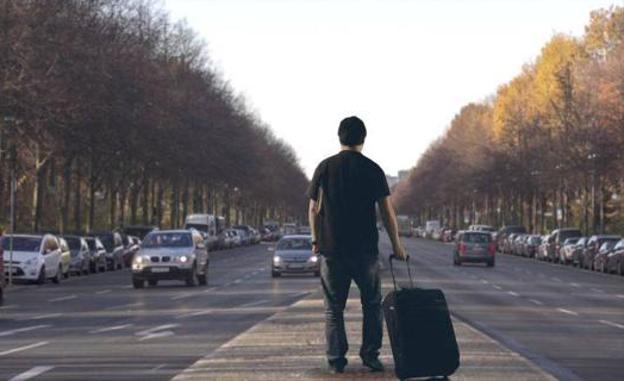 El número de leoneses residentes en el extranjero se eleva un 1,5% en el último año, y supera los 50.000