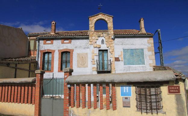 Gran parte de las propiedades de este anejo de Riaza son de un empresario que vende inmuebles y fincas. /Antonio Tanarro