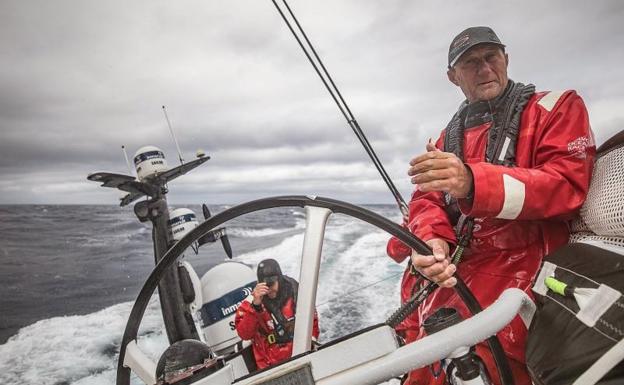 El británico John Fisher, durante la Volvo Ocean Race. /EFE
