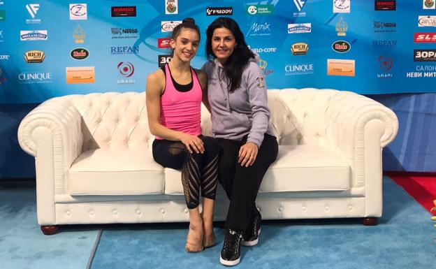 Sara Llana junto a Ruth Fernández./