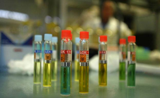 Laboratorio de calidad de la CHD en Valladolid./Ángel Torres