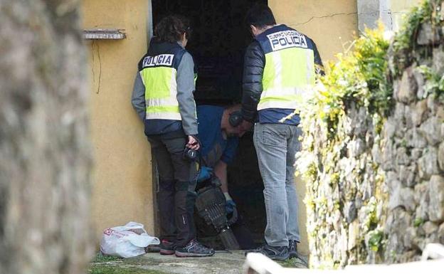 IMágenes de los trabajos realizados de búsqueda en la localidad asturiana de Berbes.