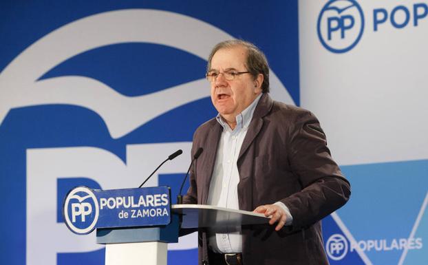 Juan Vicente Herrera abre la convención sectorial del PP sobre Medio Rural y Reto Demográfico/J.L.Leal