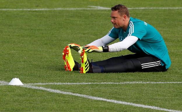 Manuel Neuer será el titular si va a Rusia: Joachim Löw Manuel Neuer será el titular si va a Rusia: Joachim Löw