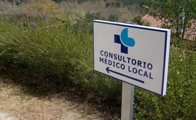 Seis ayuntamientos bercianos denuncian el «cierre técnico» de sus consultorios médicos