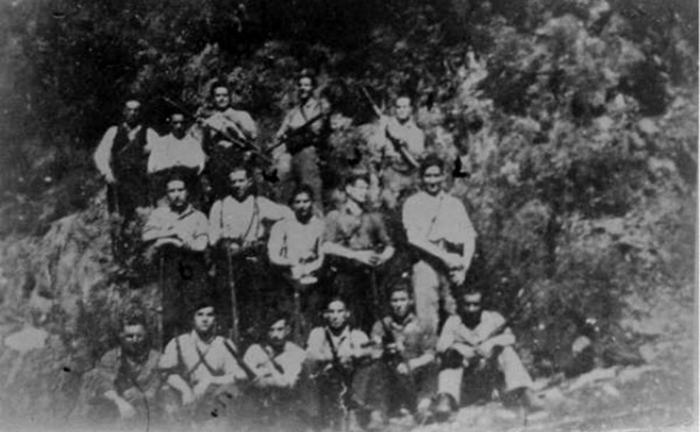 Foto fundacional de la Federación de Guerrillas de León-Galicia. 
