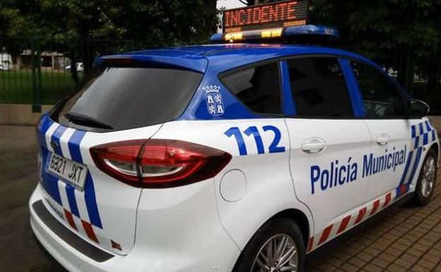 Vehículo de la Policía Municipal de Ponferrada./Carmen Ramos