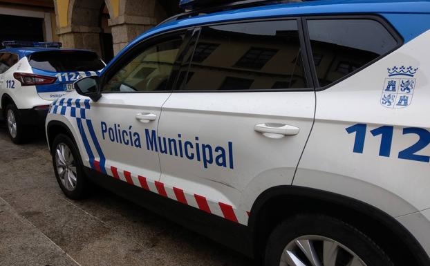 Coche patrulla de la Policía Municipal de Ponferrada./
