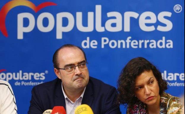 Los concejales del PP Marco Morala y Lidia Coca en una imagen de archivo./César Sánchez