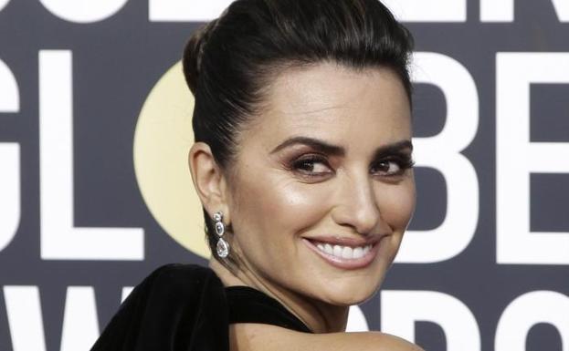 Penélope Cruz, en la alfombra roja de los Globos de Oro.