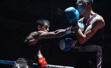 Un instante del combate entre Álvarez y Varela./Adrián Rubio