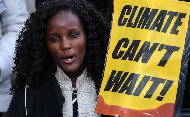 Manifestante reclama más acción climática en las puertas de la COP25/PIERRE-PHILIPPE MARCOU / AFP