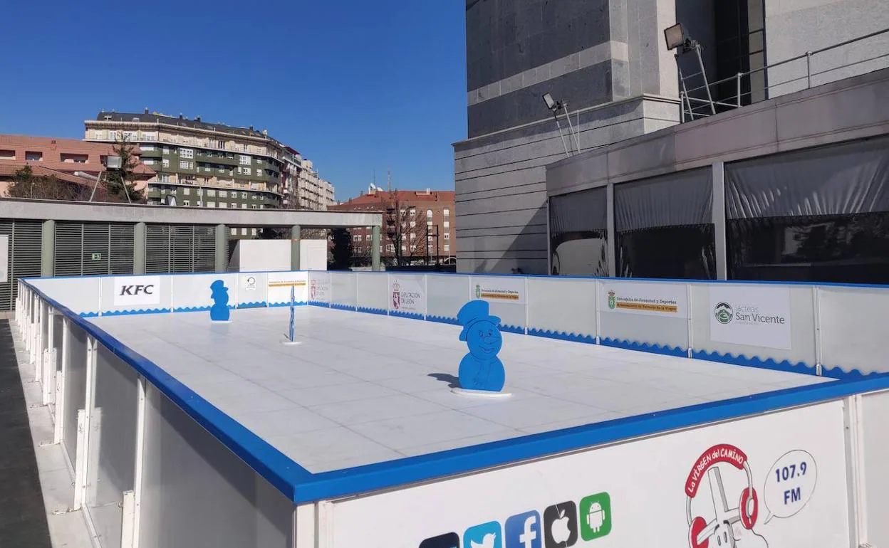 director Coche Parpadeo El Corte Inglés instala una pista de hielo ecológica para patinar cada  viernes y sábado hasta Semana Santa | leonoticias