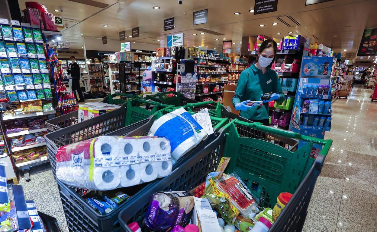 El Corte Inglés abre jueves y sábado y entregará compras de Alimentación  viernes santo y domingo | leonoticias