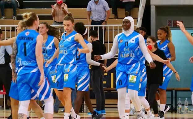 Las jugadoras del CB Bembibre durante un partido./