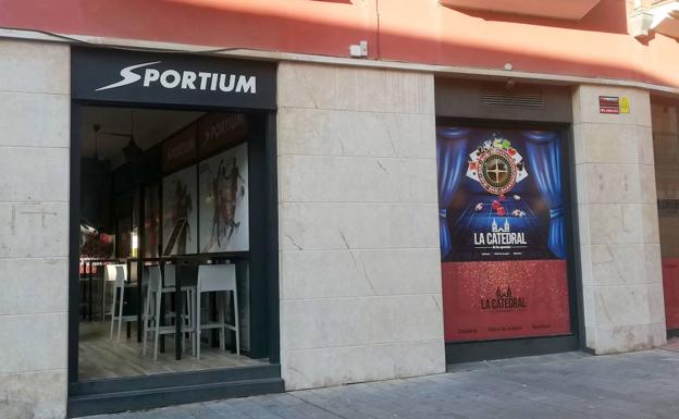 «Jugué 4.500 euros en un solo día. Llegaría mi nómina y un día después me quedé sin dinero » 1 La pandemia no detiene el juego: la provincia tiene dos lugares de juego más que hace un año