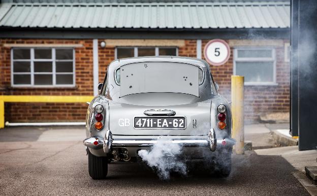 Bond y el Aston Martin DB5, el idilio nacido en "Goldfinger" 3 detalles ston martin U83508347664lRk