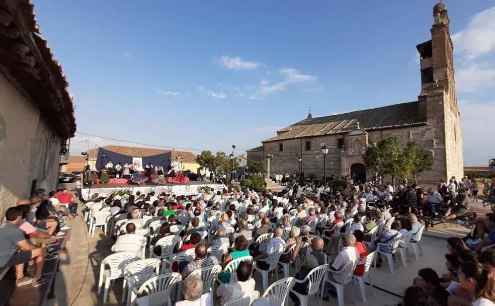 Festival de la Asociación Los Torronchos en Etreros./